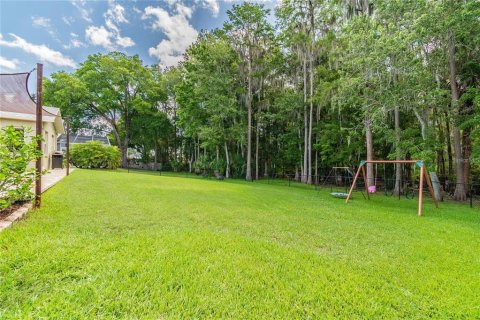 House in New Port Richey, Florida 3 bedrooms, 172.8 sq.m. № 2430358 - photo 3