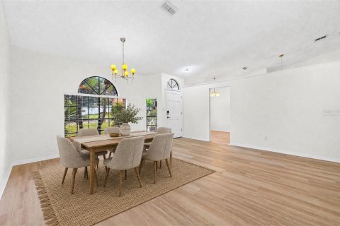 Villa ou maison à vendre à Oviedo, Floride: 4 chambres, 188.96 m2 № 2417108 - photo 4