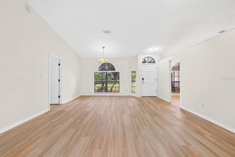 Villa ou maison à vendre à Oviedo, Floride: 4 chambres, 188.96 m2 № 2417108 - photo 5