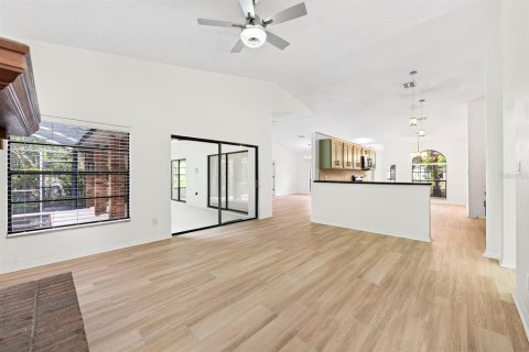 Villa ou maison à vendre à Oviedo, Floride: 4 chambres, 188.96 m2 № 2417108 - photo 15