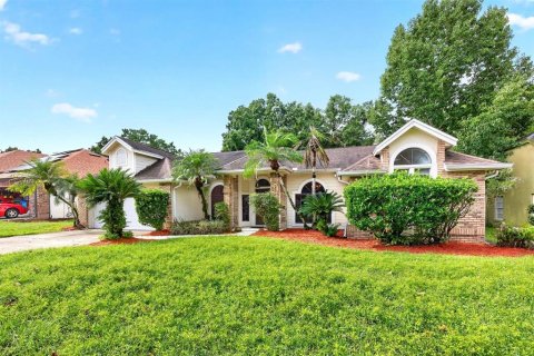Villa ou maison à Oviedo, Floride 4 chambres, 188.96 m2 № 2417108