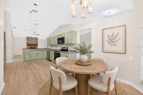 Villa ou maison à vendre à Oviedo, Floride: 4 chambres, 188.96 m2 № 2417108 - photo 12