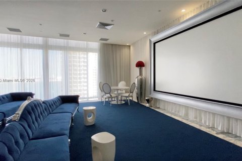 Condo in Miami, Florida, 1 bedroom  № 1487528 - photo 12