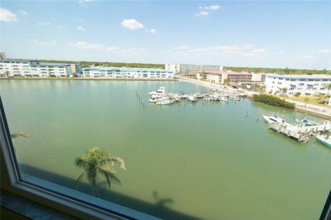 Condominio en venta en Gulfport, Florida, 2 dormitorios, 104.05 m2 № 1778142 - foto 8