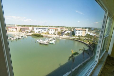 Condominio en venta en Gulfport, Florida, 2 dormitorios, 104.05 m2 № 1778142 - foto 9