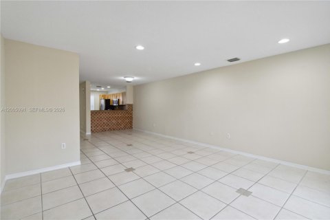 Touwnhouse à louer à Miramar, Floride: 2 chambres, 110.55 m2 № 2070982 - photo 7