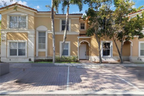 Touwnhouse à louer à Miramar, Floride: 2 chambres, 110.55 m2 № 2070982 - photo 2