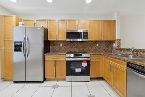 Touwnhouse à louer à Miramar, Floride: 2 chambres, 110.55 m2 № 2070982 - photo 11