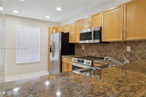 Touwnhouse à louer à Miramar, Floride: 2 chambres, 110.55 m2 № 2070982 - photo 14