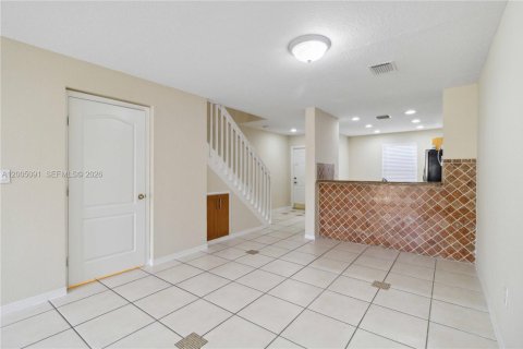 Touwnhouse à louer à Miramar, Floride: 2 chambres, 110.55 m2 № 2070982 - photo 5