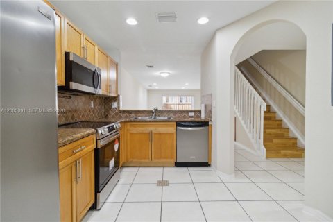Touwnhouse à louer à Miramar, Floride: 2 chambres, 110.55 m2 № 2070982 - photo 12