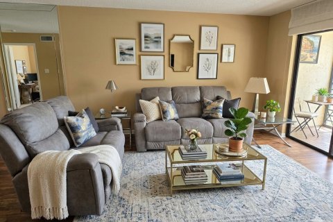 Condo in Tamarac, Florida, 2 bedrooms  № 2191566 - photo 3