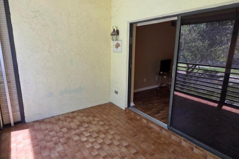 Condo in Tamarac, Florida, 2 bedrooms  № 2191566 - photo 17
