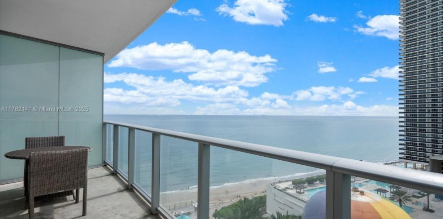 Отель, гостиница в Холливуд, Флорида 1 спальня, 79.15м2 № 1958370