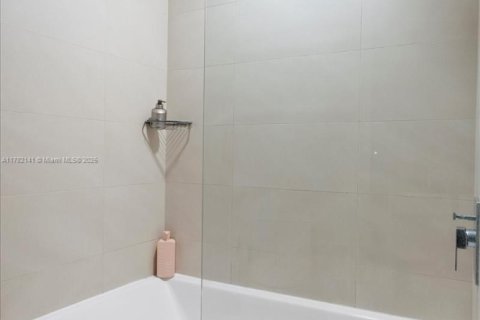 Купить отель в Холливуд, Флорида 1 спальня, 79.15м2, № 1958370 - фото 20