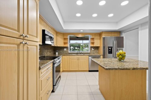 Casa en venta en Pembroke Pines, Florida, 3 dormitorios, 178.09 m2 № 2411999 - foto 5