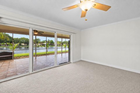Casa en venta en Pembroke Pines, Florida, 3 dormitorios, 178.09 m2 № 2411999 - foto 14