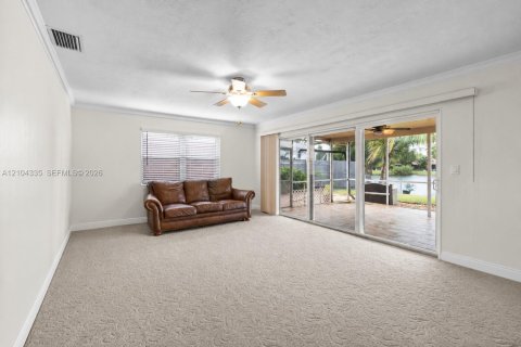 Casa en venta en Pembroke Pines, Florida, 3 dormitorios, 178.09 m2 № 2411999 - foto 15