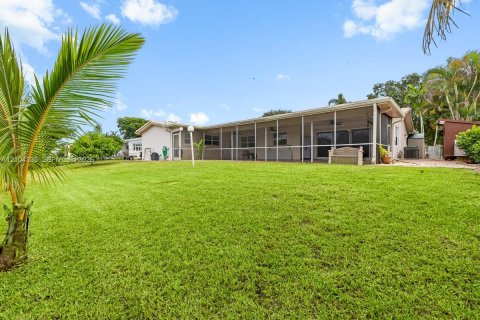 Casa en venta en Pembroke Pines, Florida, 3 dormitorios, 178.09 m2 № 2411999 - foto 4