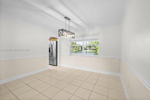Casa en venta en Pembroke Pines, Florida, 3 dormitorios, 178.09 m2 № 2411999 - foto 9