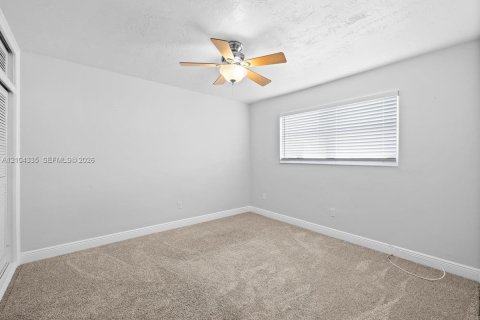 Casa en venta en Pembroke Pines, Florida, 3 dormitorios, 178.09 m2 № 2411999 - foto 13