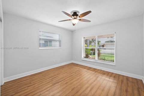 Casa en venta en Pembroke Pines, Florida, 3 dormitorios, 178.09 m2 № 2411999 - foto 11