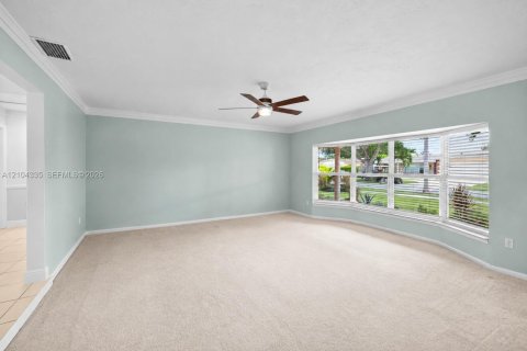 Casa en venta en Pembroke Pines, Florida, 3 dormitorios, 178.09 m2 № 2411999 - foto 8