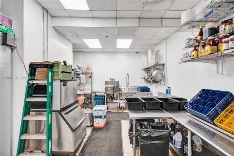 Commercial property in North Miami, Florida № 2081180 - photo 28