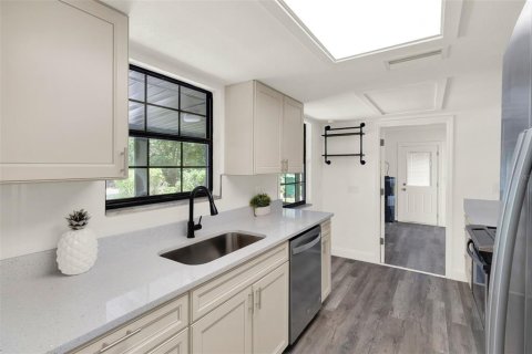 House in PORT ST. JOHN in Cocoa, Florida 4 bedrooms, 149.39 sq.m. № 1788103 - photo 7