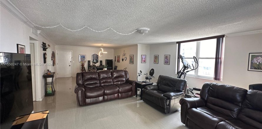 Condominio en Hollywood, Florida, 2 dormitorios № 1064882