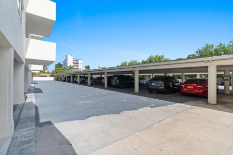 Купить кондоминиум в Форт-Лодердейл, Флорида 3 комнаты, 113.15м2, № 2179932 - фото 30