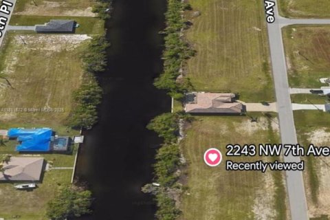 Propiedad comercial en venta en Cape Coral, Florida № 1756060 - foto 3
