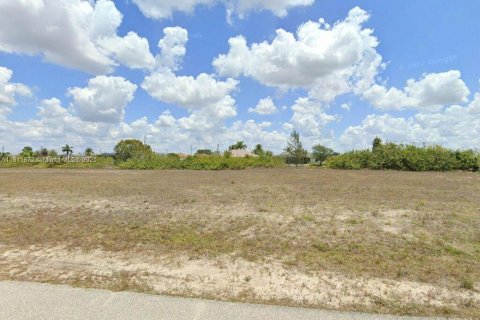 Propiedad comercial en venta en Cape Coral, Florida № 1756060 - foto 1