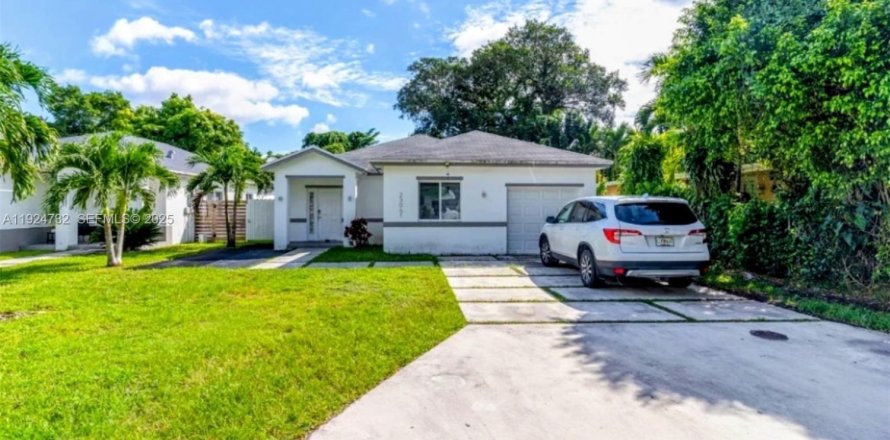 Villa ou maison à Miami, Floride 3 chambres, 170.75 m2 № 1983005