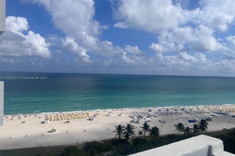 Copropriété à louer à Miami Beach, Floride: 49.7 m2 № 1985283 - photo 12