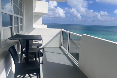 Copropriété à louer à Miami Beach, Floride: 49.7 m2 № 1985283 - photo 10