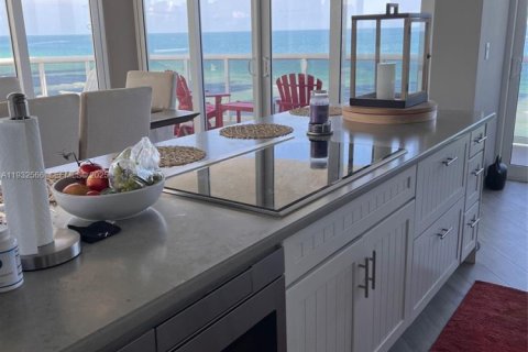 Снять в аренду кондоминиум в Санни-Айлс-Бич, Флорида 2 спальни, 196.95м2, № 1990990 - фото 5