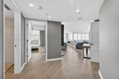 Condominio en alquiler en Sunny Isles Beach, Florida, 3 dormitorios, 196.95 m2 № 1990990 - foto 7