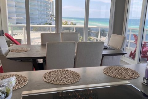 Снять в аренду кондоминиум в Санни-Айлс-Бич, Флорида 2 спальни, 196.95м2, № 1990990 - фото 7