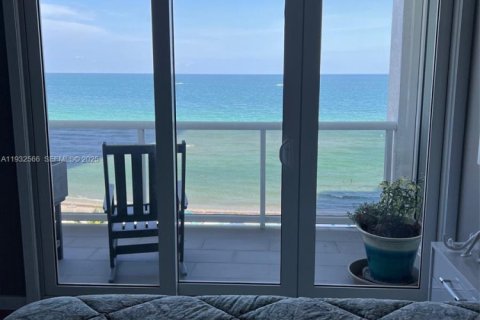 Снять в аренду кондоминиум в Санни-Айлс-Бич, Флорида 2 спальни, 196.95м2, № 1990990 - фото 14