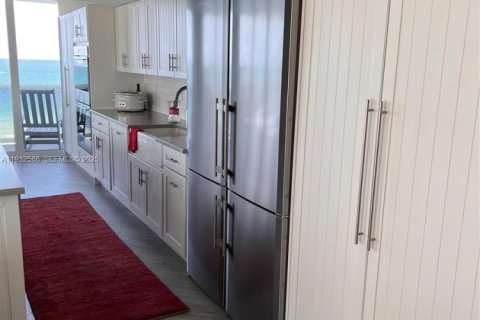 Снять в аренду кондоминиум в Санни-Айлс-Бич, Флорида 2 спальни, 196.95м2, № 1990990 - фото 4