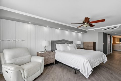 Condominio en alquiler en Sunny Isles Beach, Florida, 3 dormitorios, 196.95 m2 № 1990990 - foto 19