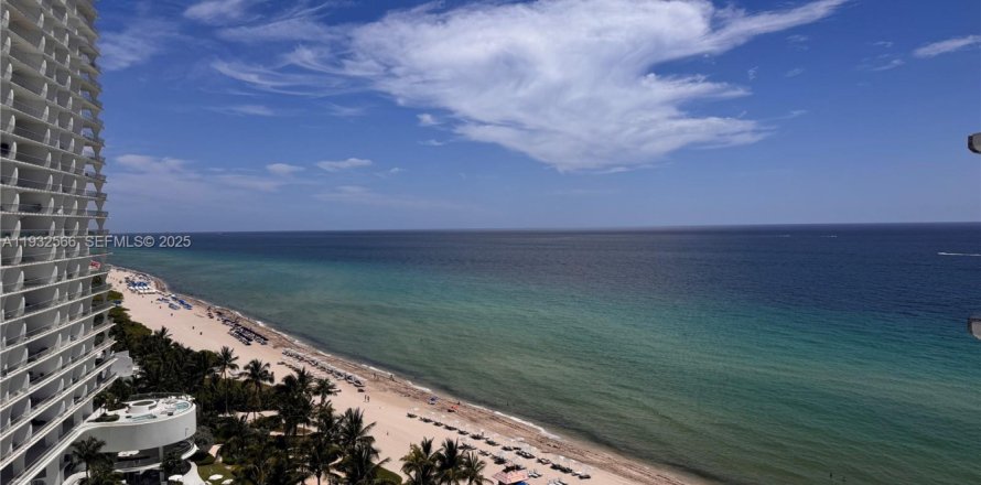 Кондоминиум с 2 спальнями в Санни-Айлс-Бич, Флорида № 1990990