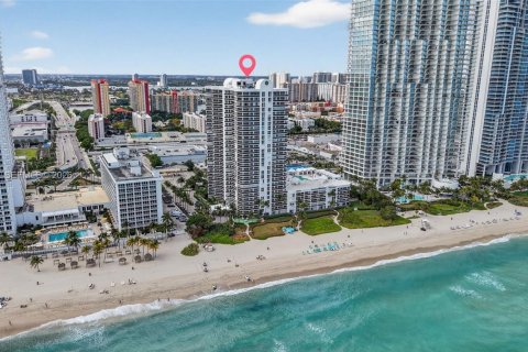 Condominio en alquiler en Sunny Isles Beach, Florida, 3 dormitorios, 196.95 m2 № 1990990 - foto 3