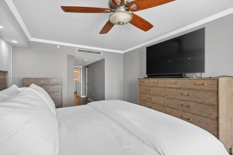Condominio en alquiler en Sunny Isles Beach, Florida, 3 dormitorios, 196.95 m2 № 1990990 - foto 21
