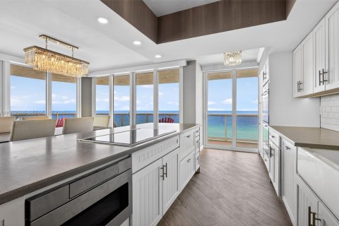 Condominio en alquiler en Sunny Isles Beach, Florida, 3 dormitorios, 196.95 m2 № 1990990 - foto 15