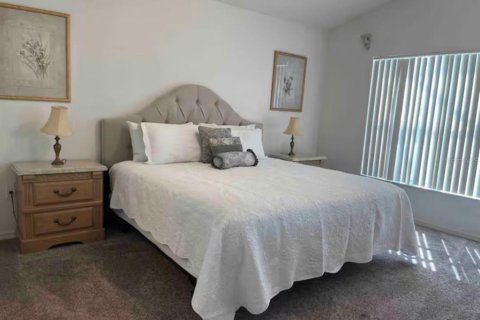 House in Kissimmee, Florida 4 bedrooms, 169.27 sq.m. № 2157154 - photo 14