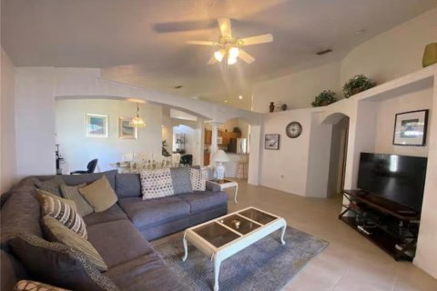 House in Kissimmee, Florida 4 bedrooms, 169.27 sq.m. № 2157154 - photo 6