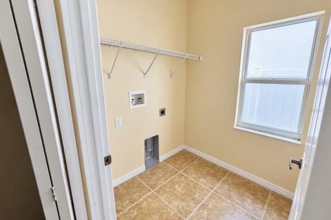 Casa en venta en Kissimmee, Florida, 4 dormitorios, 172.15 m2 № 2387483 - foto 6