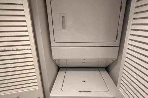 Condominio en venta en Tamarac, Florida, 2 dormitorios, 112.88 m2 № 1982191 - foto 13